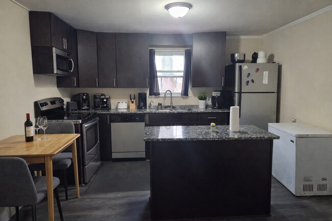 1711 Younger Ave