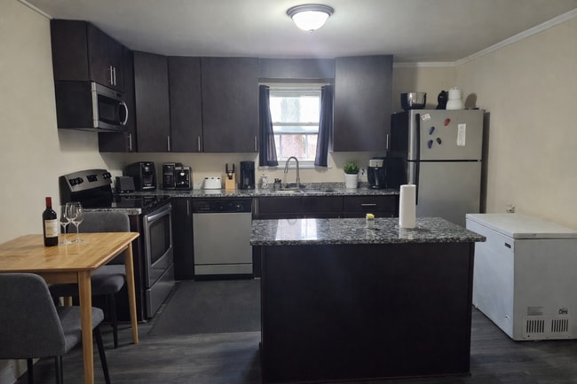 Photo - 1711 Younger Ave