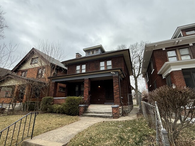 Photo - 675 Linwood Ave