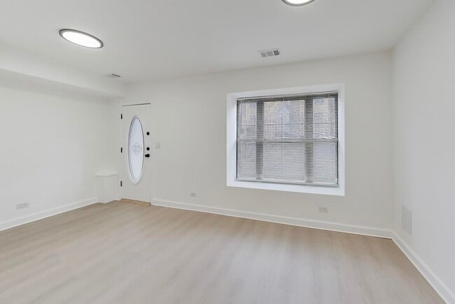 Photo - 1244 N Wolcott Ave Unit 1