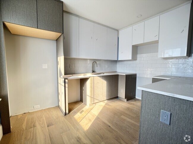 Building Photo - 39 Surrey St Unit 1 Rental