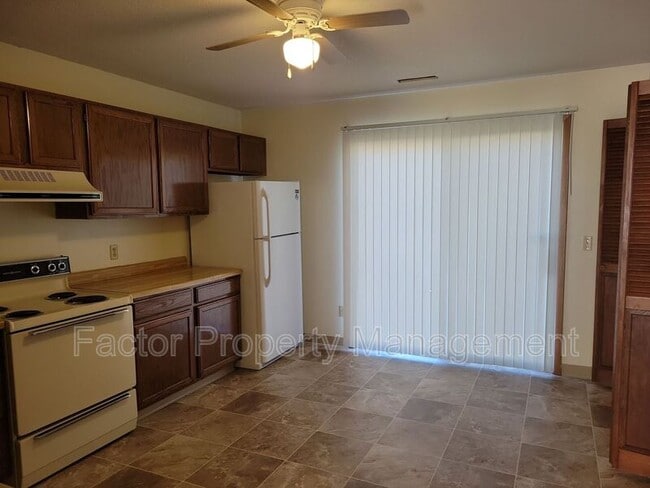 Photo - 60 Meadowbrook Ct