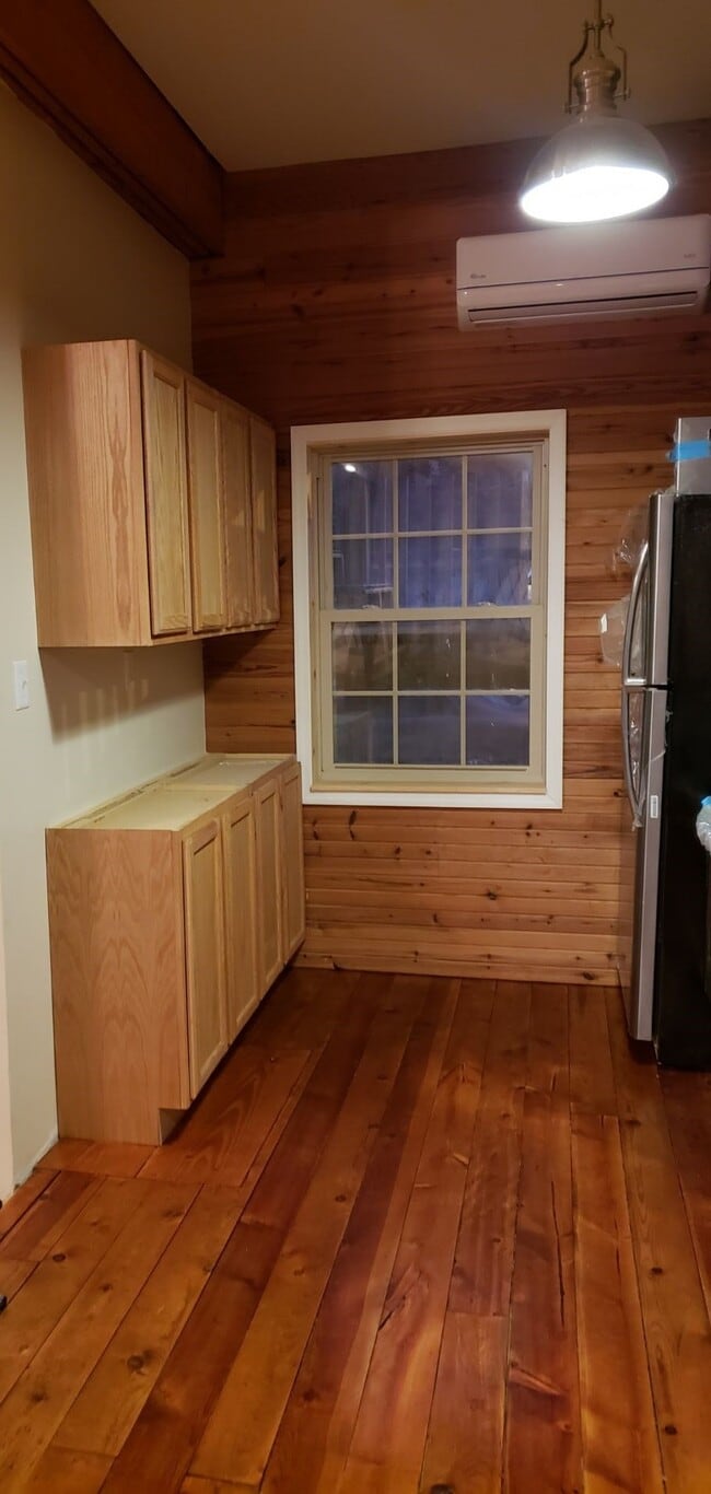 Photo - 114 E Main St Unit Apartment - 3