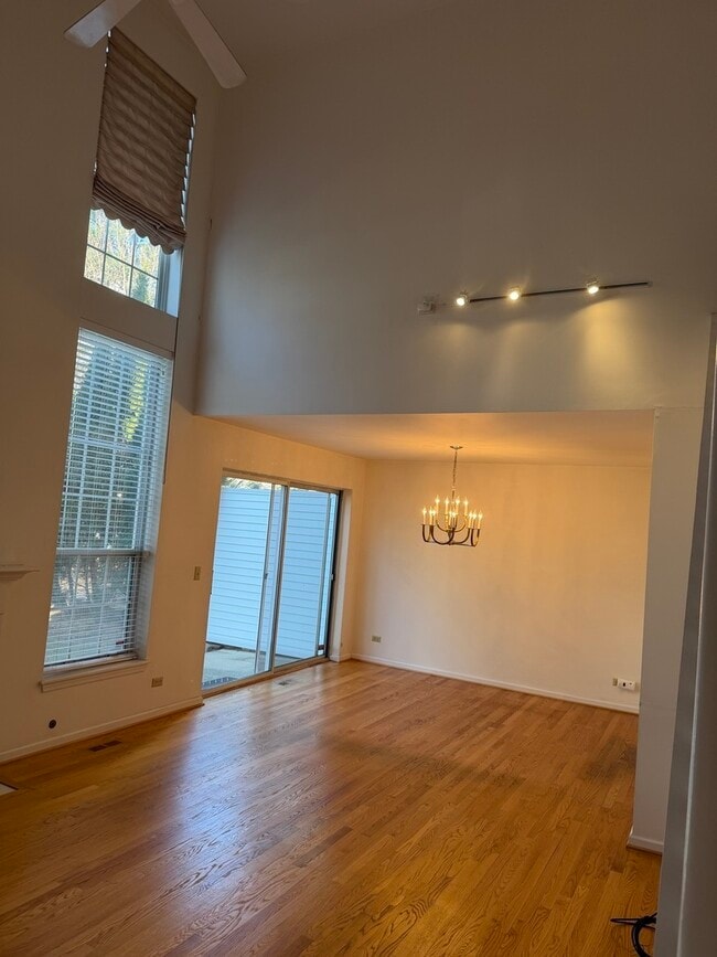 Photo - 114 Woodbury Ln