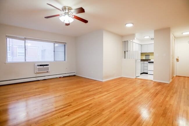 Building Photo - 6233 N Winthrop Ave Unit #402 Rental