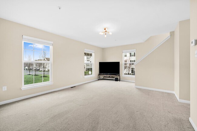 Photo - 901 Heather Way