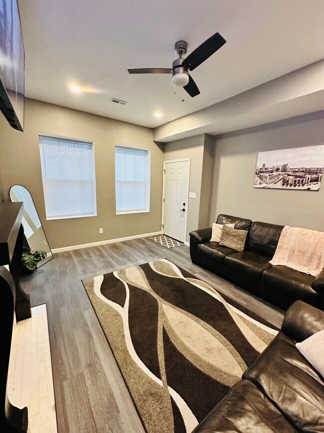 Alberta - Alberta Condo Unit 1