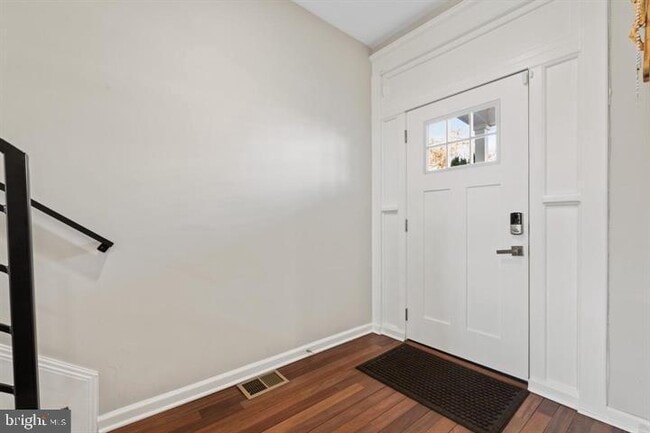 Photo - 444 Kenyon St NW