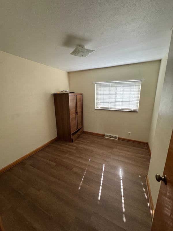 Photo - 822 Sutherland Dr