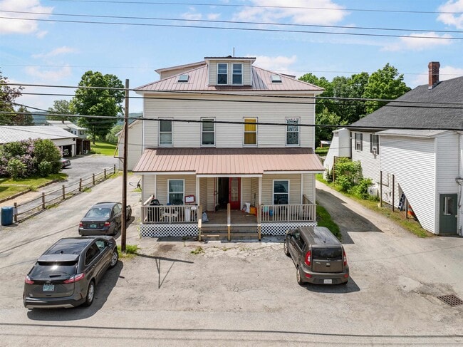 Building Photo - 2733 Dartmouth College Hwy Unit 11