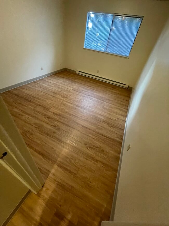 Photo - Adams Court Apartments