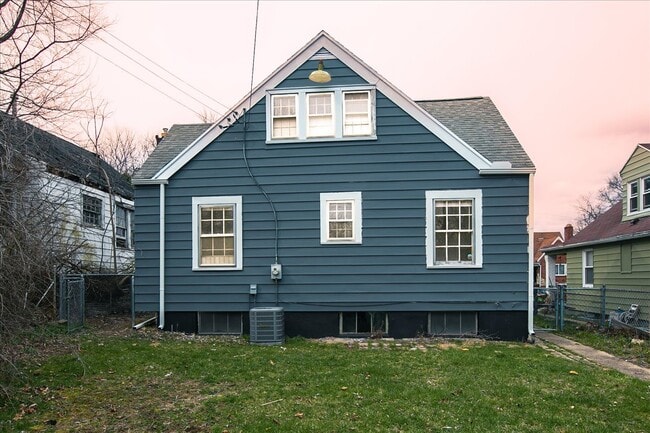 Back of the house - 148 Niagara Ave