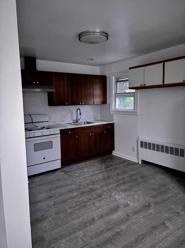Building Photo - 147 Chase Ave Unit #3rd floor
