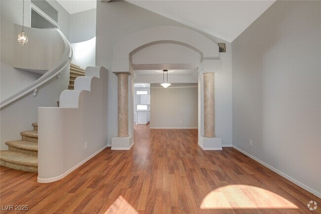Building Photo - 22 Lantern Glow Rental
