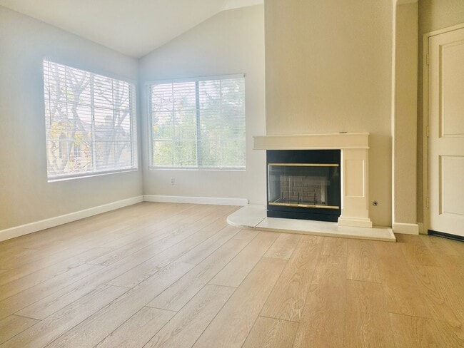 Photo - 105 Night Heron Ln