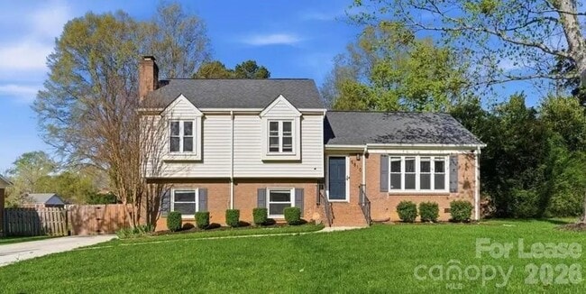 Building Photo - 5810 Red Carriage Ln