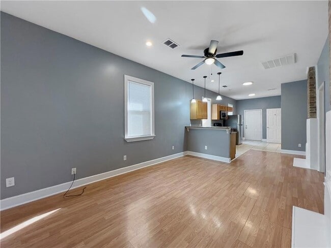 Photo - 1824 Allen St