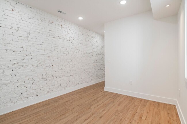 Photo - 3312 W Cumberland St Unit 2