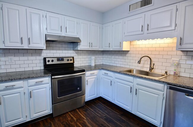Photo - 1856 Cherokee Bluff Dr Unidad Cherokee Bluff