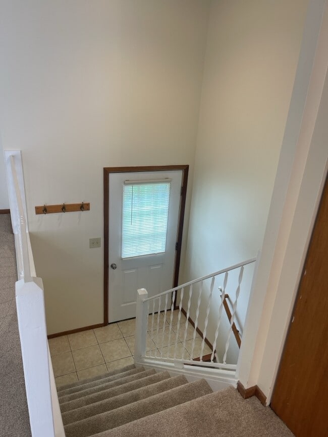 Photo - 350 College St