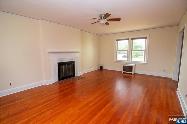 Building Photo - 29 13th Ave Rental