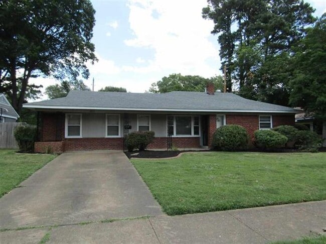 Building Photo - Mendenhall Acres