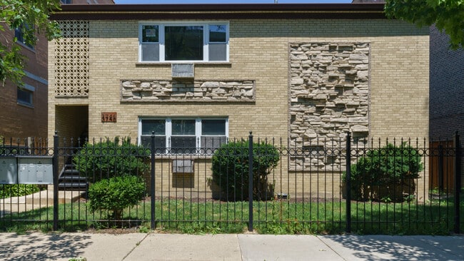 Building Photo - 3746 W Leland Ave Unit 1C