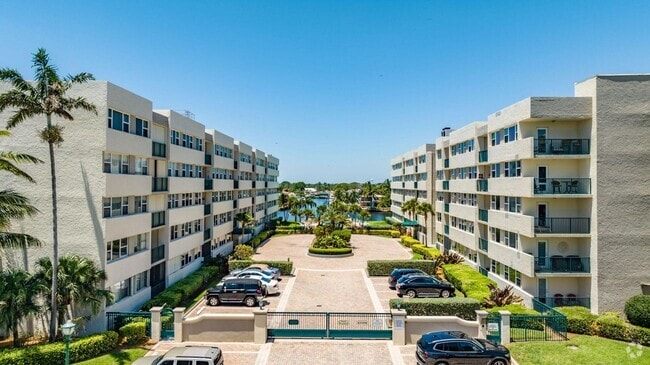 Building Photo - 1236 Hillsboro Mile Unit 508 Rental