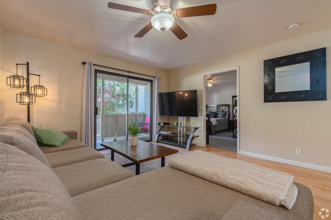 Pomona West Student Apartments