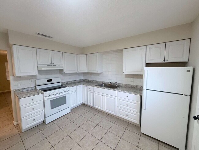 Photo - 2-bedroom, 1-bath half-duplex is move-in ready Unit 702