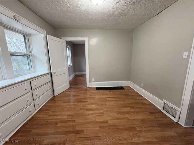 Photo - 1174 Tampa Ave