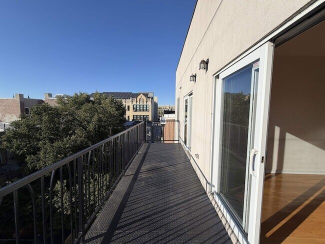 224 Bloomfield St