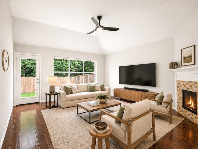 Photo - 1817 Newton Dr