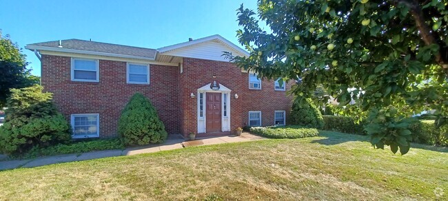 Building Photo - 3139 W Ridge Rd Unit 4 Rental