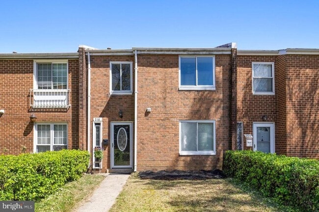 Building Photo - 218 Stevenson Sq S