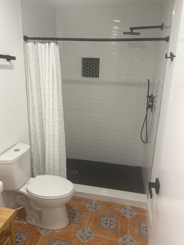 Photo - 3193 Windrush Bourne