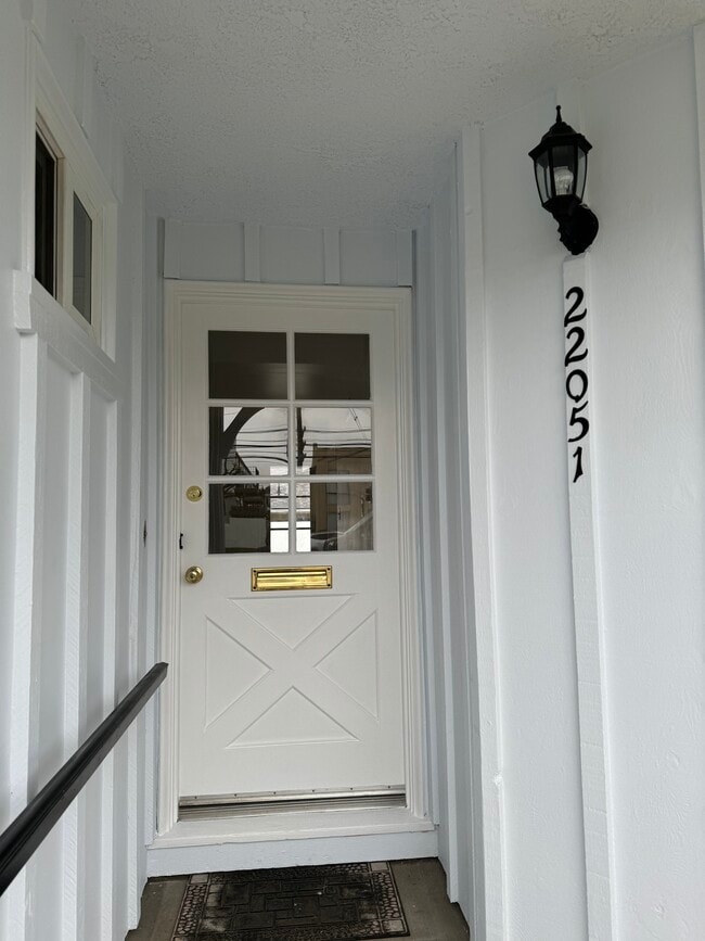 Photo - 22051 Vanowen St