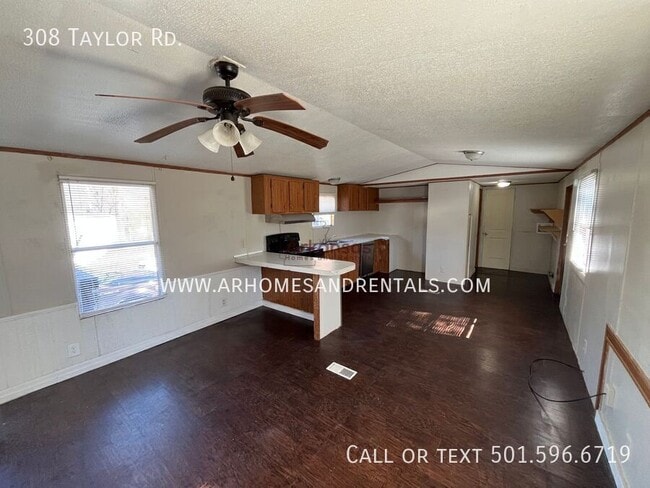 Photo - 308 Taylor Rd