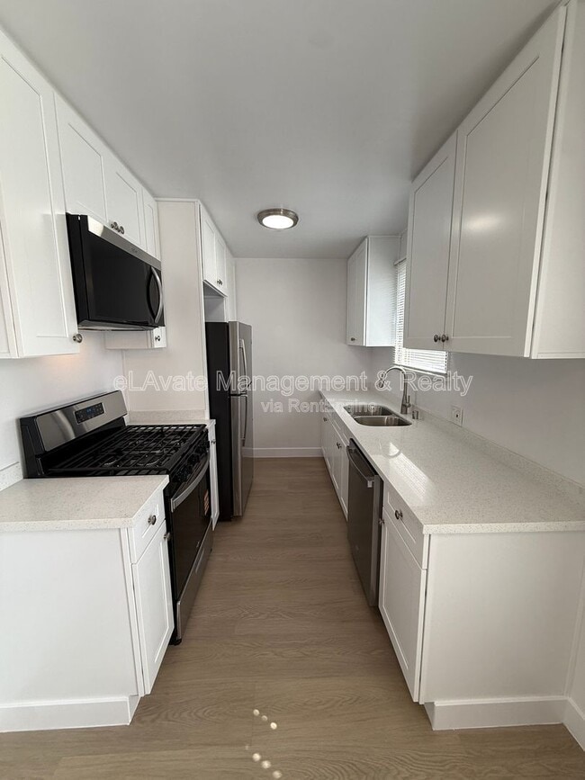 Photo - 14119 Gilmore St Unidad 05