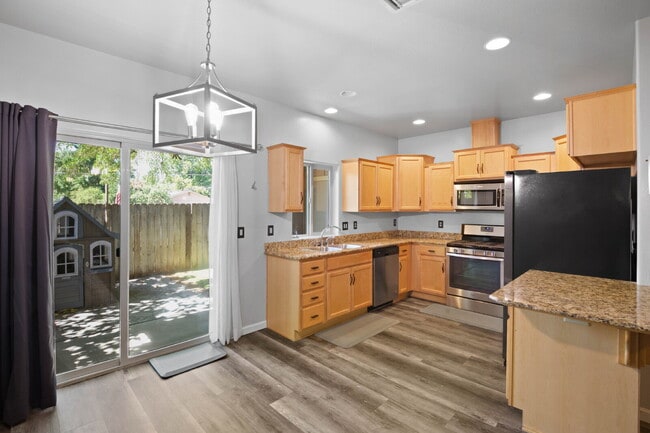 Photo - 190 Rivers Edge Dr