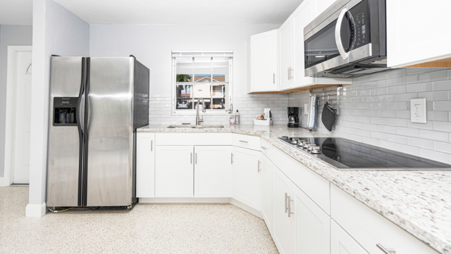 Building Photo - 4960 Viceroy St Unit 2 Rental