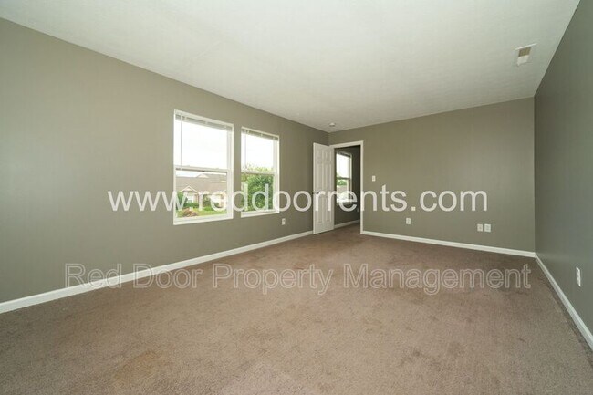 Photo - 1443 Round Lake Rd