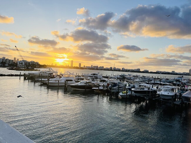 Photo - 7601 E Treasure Dr Unidad 1212b