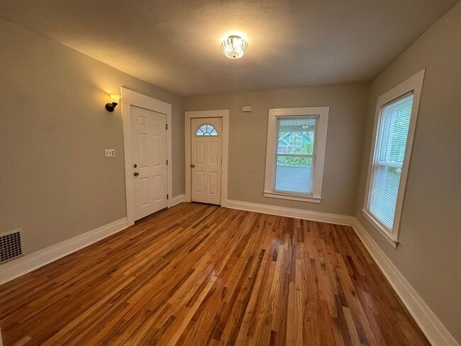 Photo - 117-119 Whittier Ave. Unit 118 Whittier Ave - FL 2
