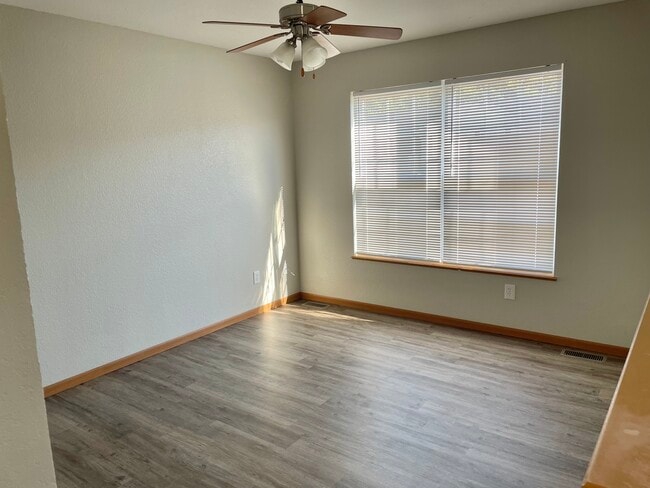 Living room - 5309 Deer Valley Dr Unit A