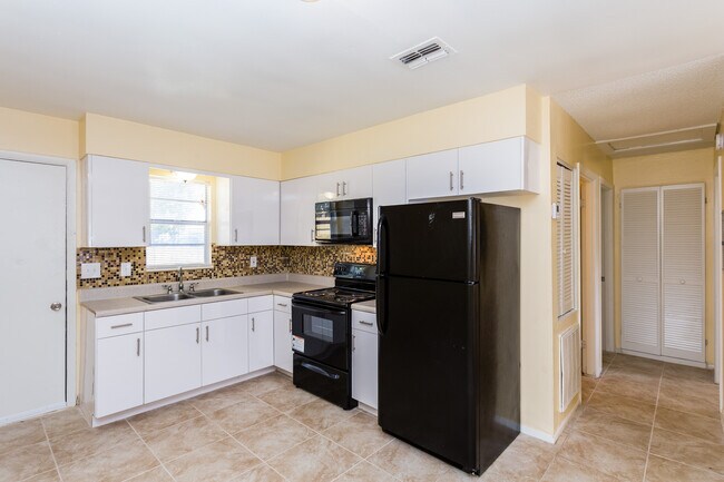 Photo - 2239 Bryan St