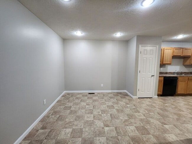 Photo - 50% Off The Security Deposit for Qualified Applicants On This Large 5 Bedroom, 2 Bathroom Eastsid...