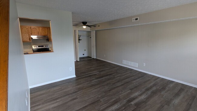 Photo - MN Cedar Village (859) Unit Apt B