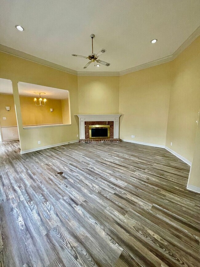 Photo - Spacious Home!