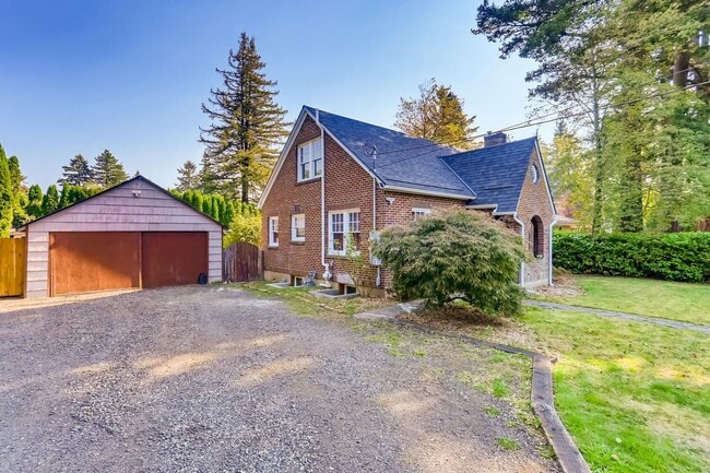 Building Photo - 2628 SE 157th Ave
